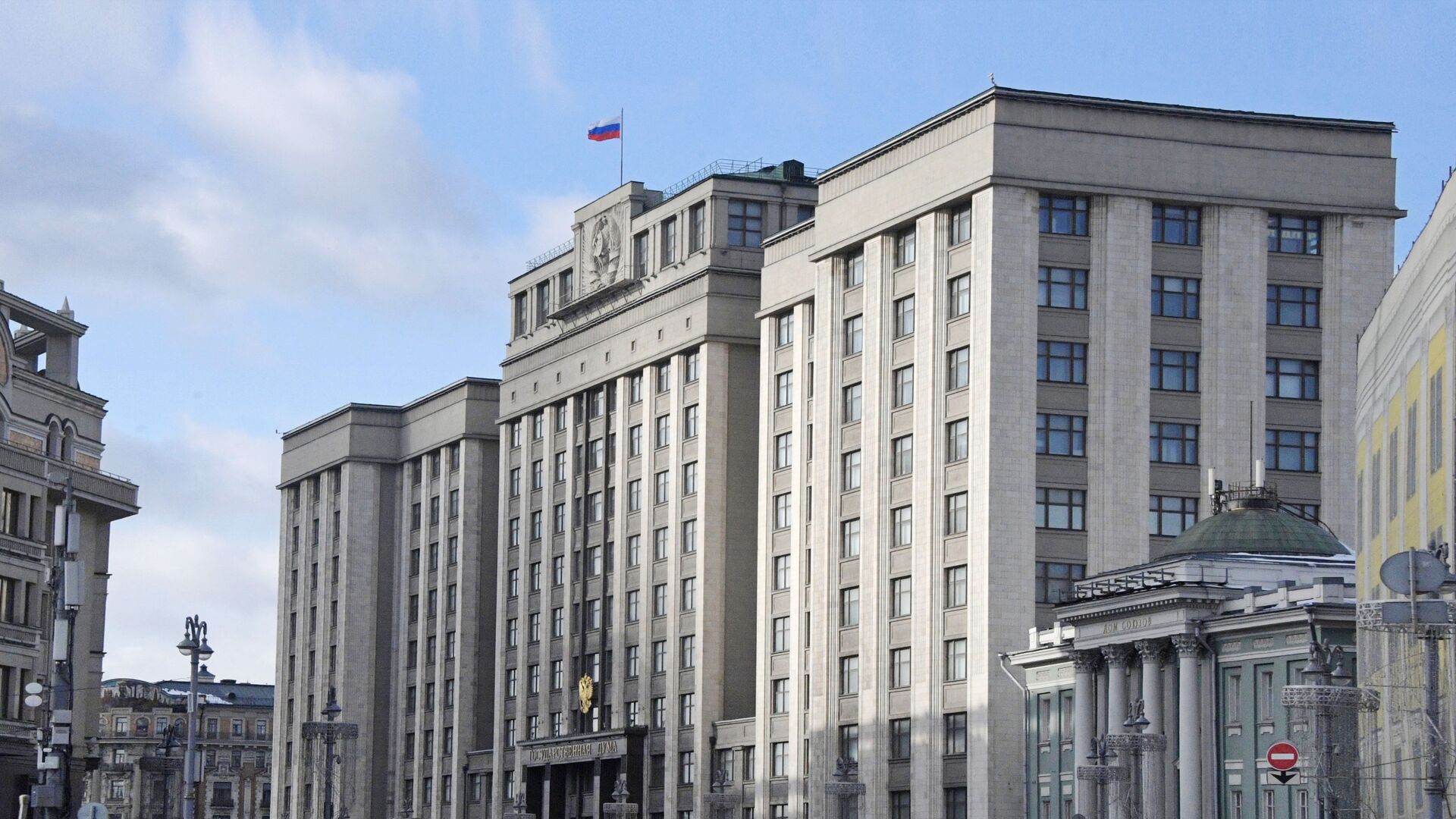 Госдума рассмотрит законопроекты об ужесточении контроля за медосмотрами мигрантов