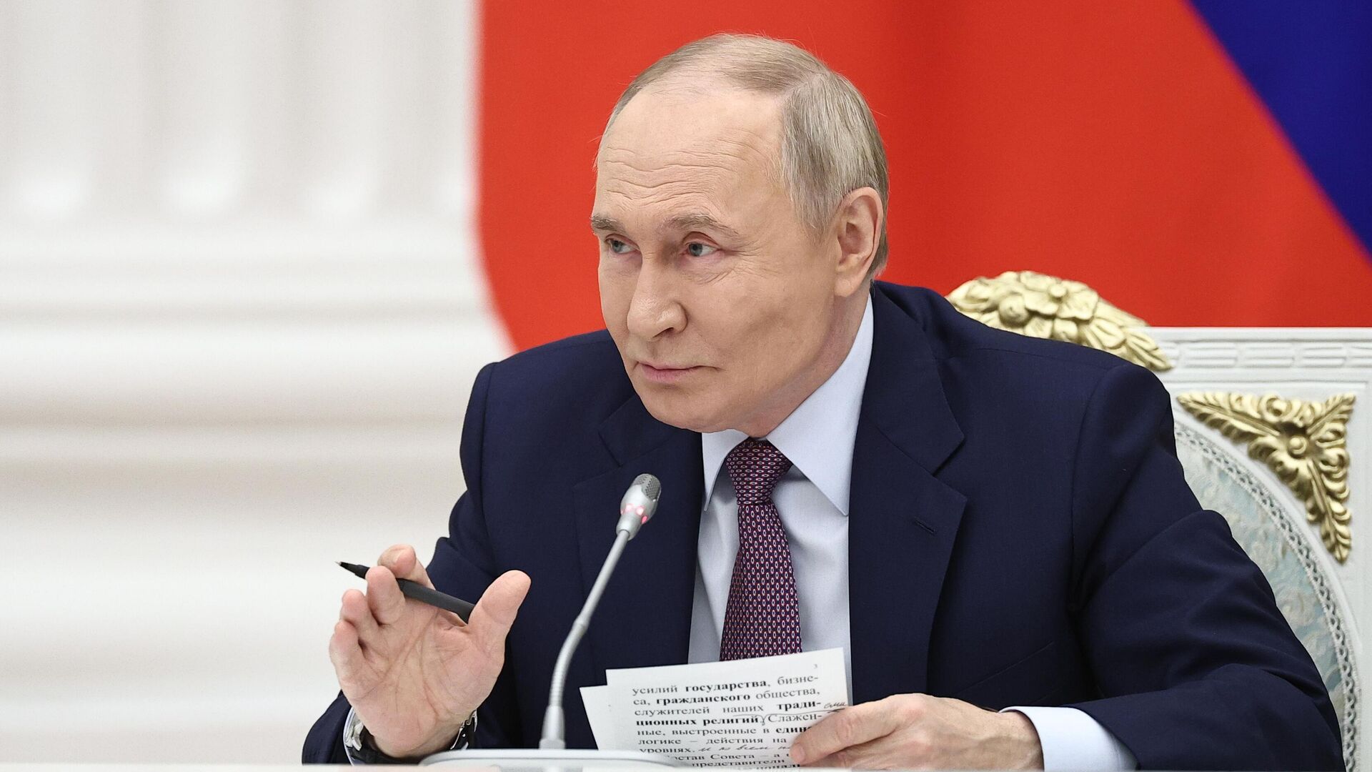 Путин призвал участников СВО передать благодарность военнослужащим на фронте