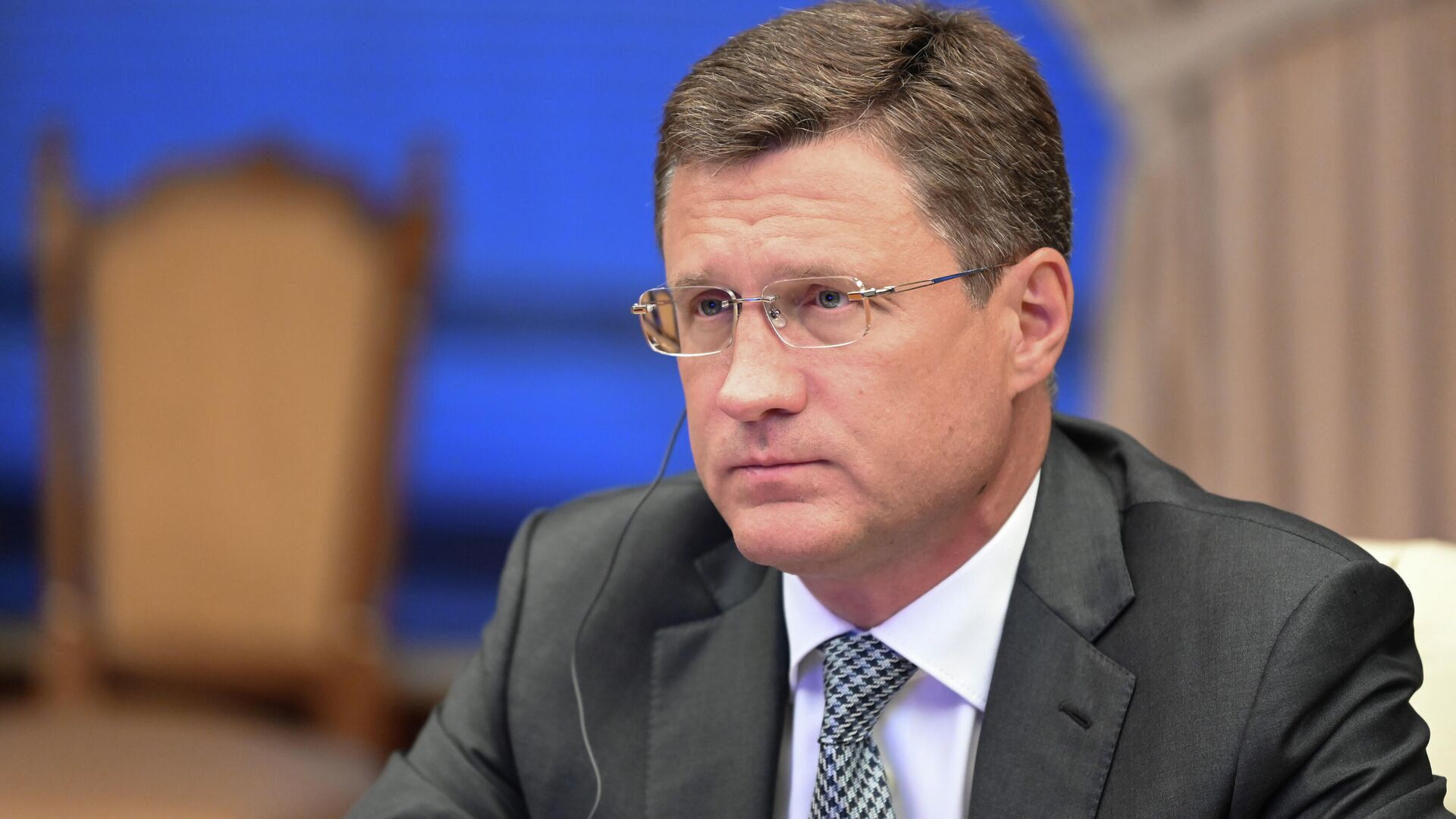 Новак поручил провести анализ формирования цен на нефтепродукты