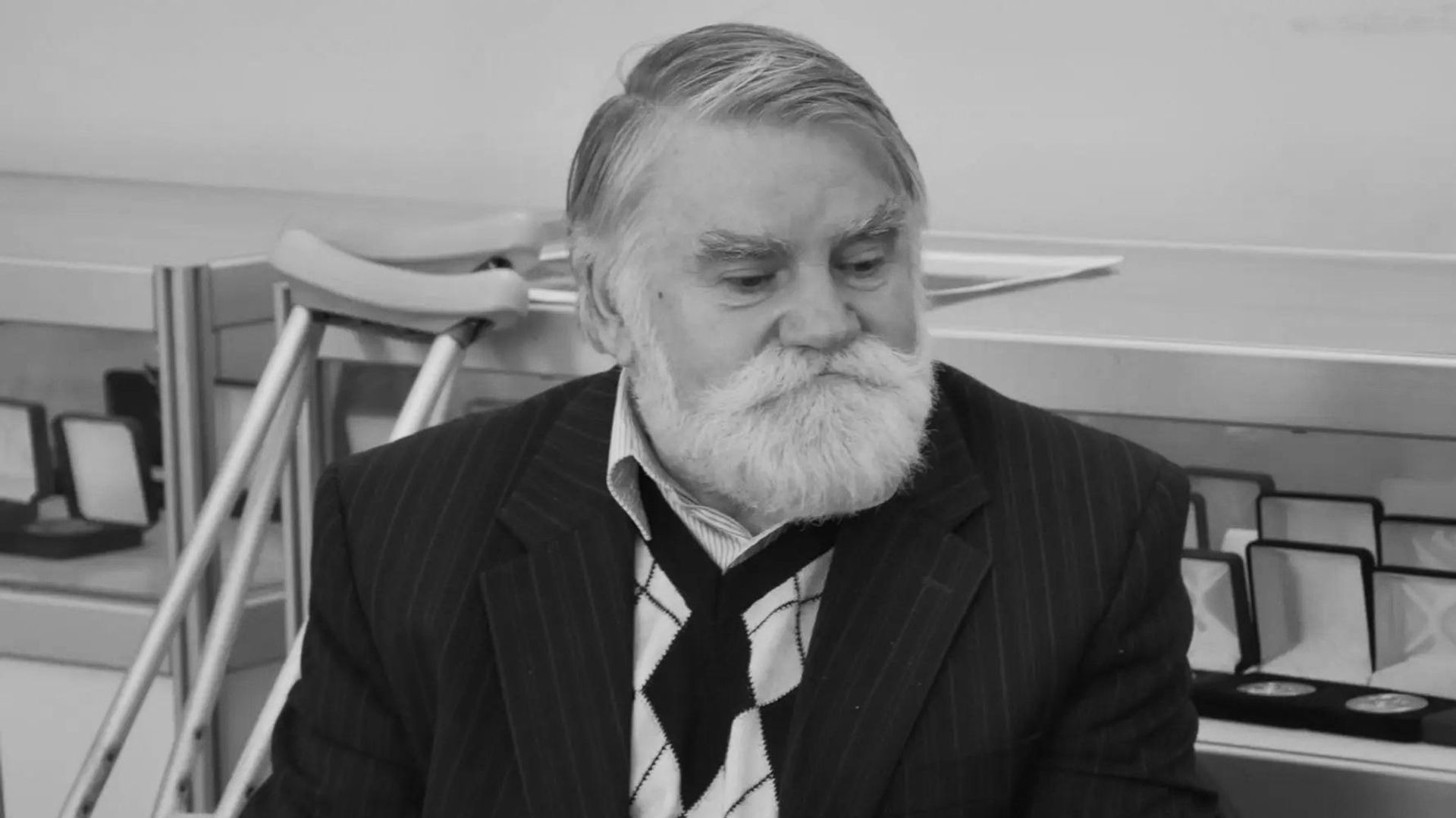 Скончался художник по стеклу Анатолий Пелипенко
