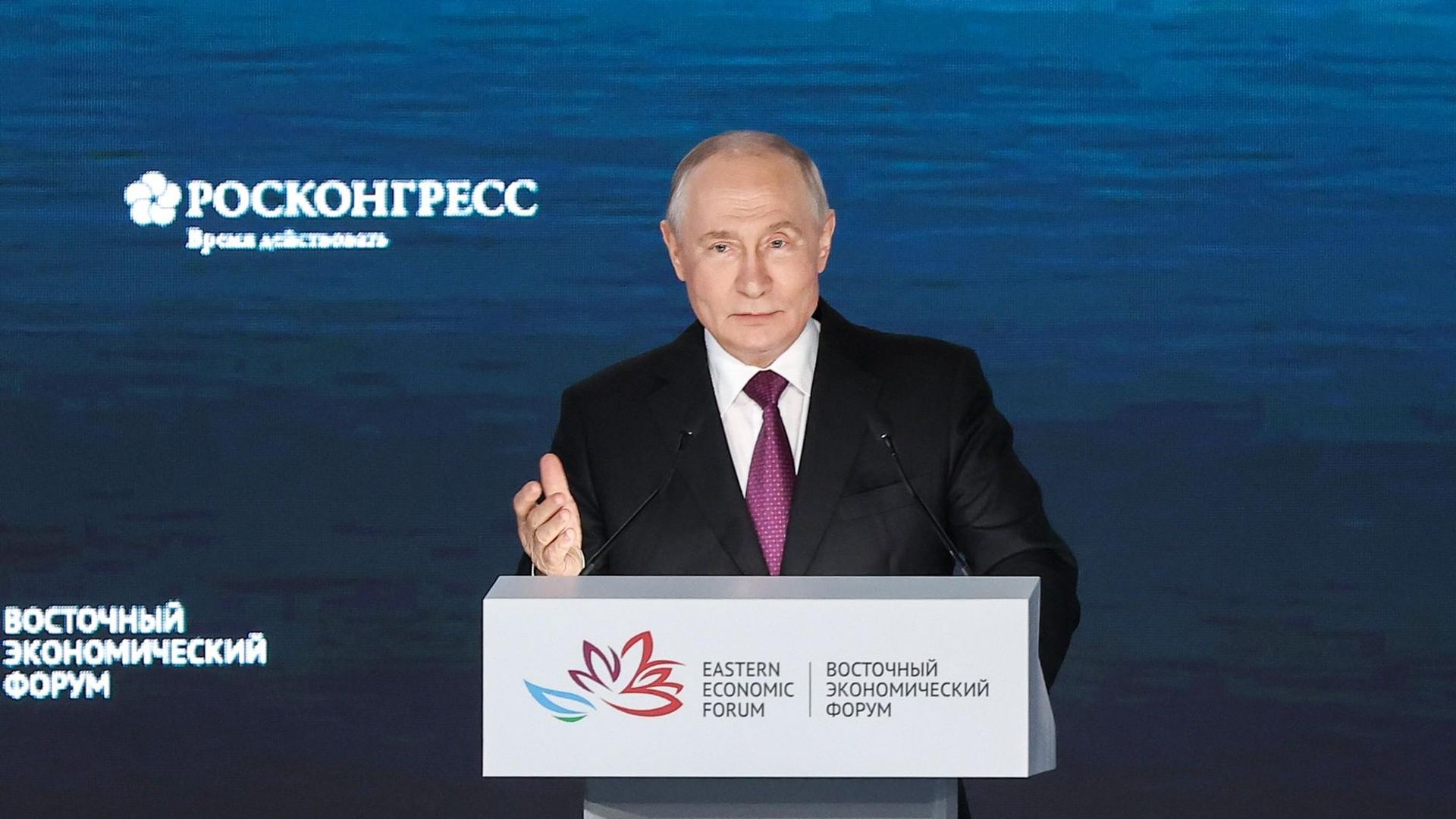 Путин заявил, что экспорт сырой нефти стал более прибыльным, чем её переработка внутри страны.